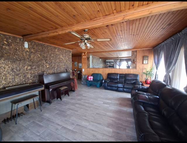 4 BEDROOM FREEHOLD FOR SALE IN VAN DYK PARK